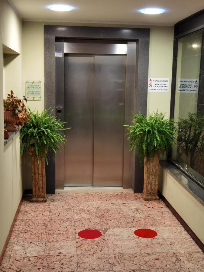 国民酒店 博尔塞纳 外观 照片
